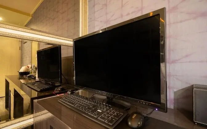 Oda (Business TWI N (NetFlix available was)