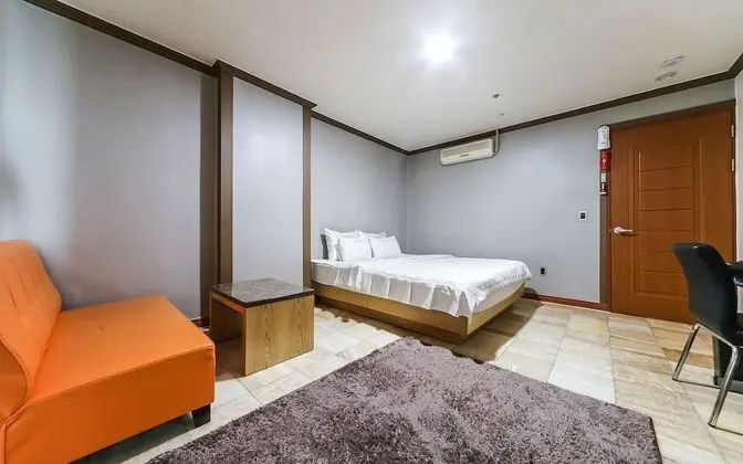 Oda (Semi-private room (with bathtub check)