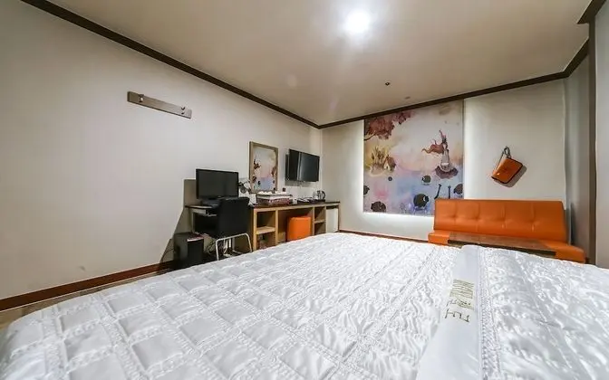 Oda (Semi-private room (with bathtub check)
