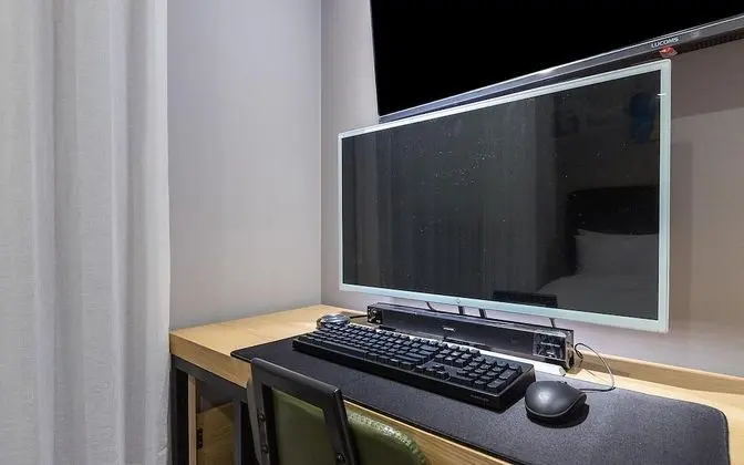 Oda (Twin (high-end PC Netflix available))