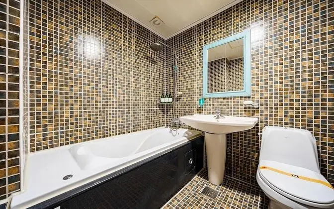 Oda (Deluxe room-bathtub (Netflix YouTube )