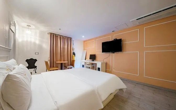 Oda (Deluxe room-bathtub (Netflix YouTube )