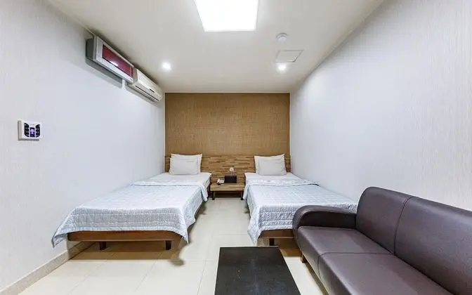 Oda (Twin Room S + S)