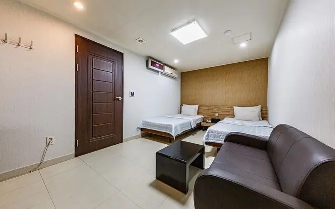 Oda (Twin Room S + S)