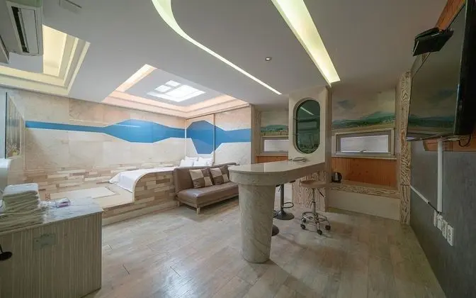 Oda (VIP (Netflix Available with Personal )