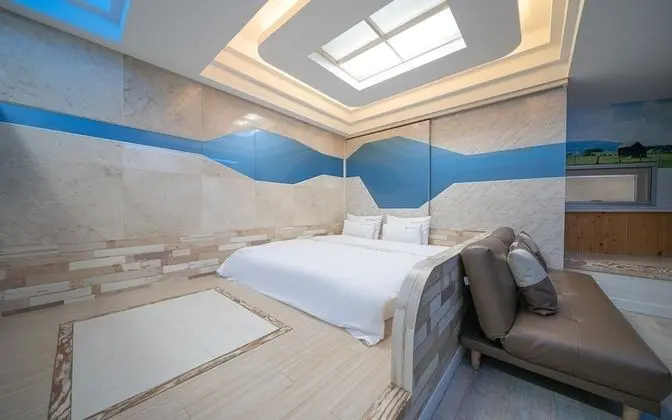 Oda (VIP (Netflix Available with Personal )