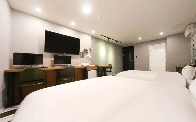 Oda (VIP-Twin (Couple PC Netflix available)