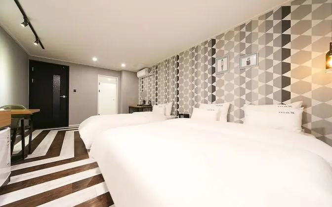 Oda (VIP-Twin (Couple PC Netflix available)