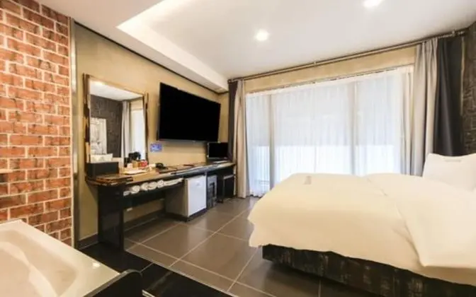 Oda (Suite room-first-come-first-served ba)