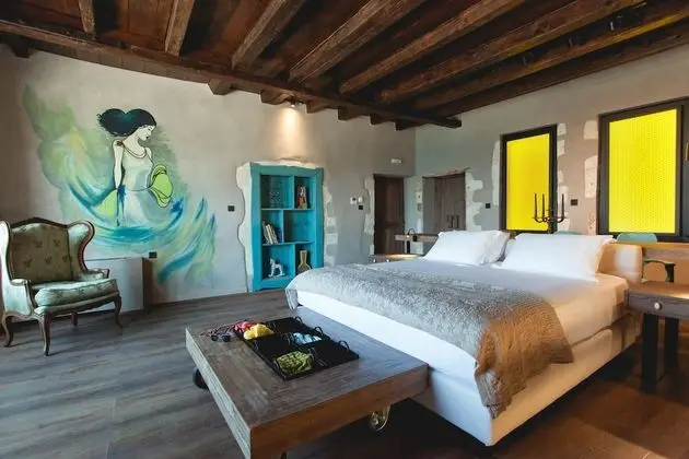 Industrial Suite with sea view