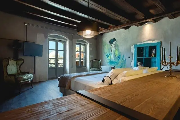 Industrial Suite with sea view