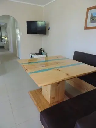 Apart Daire, 2 Yatak Odası, Mutfak, Bahçe Manzaralı (Car included)