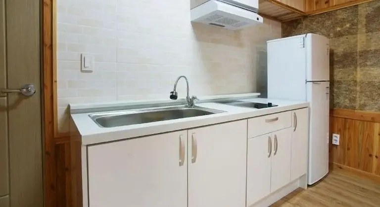 Traditional Tek Büyük Yataklı Oda (15 PY)