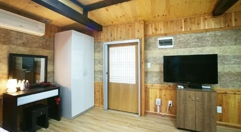 Traditional Tek Büyük Yataklı Oda (15 PY)
