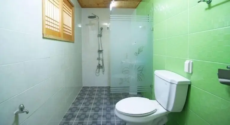 Traditional Tek Büyük Yataklı Oda (15 PY)