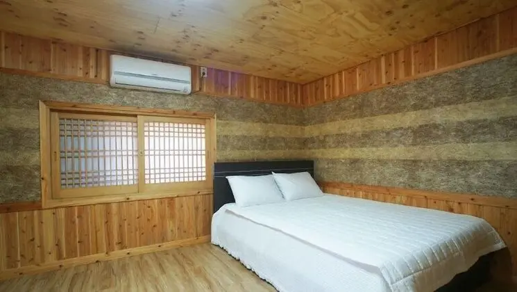 Traditional Tek Büyük Yataklı Oda (20 PY)