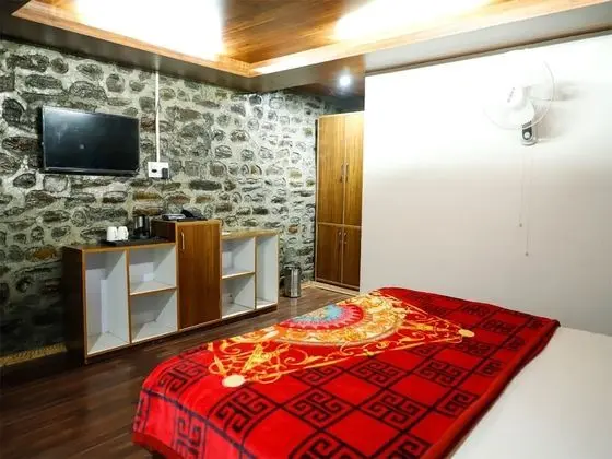 Deluxe Tek Büyük Yataklı Oda