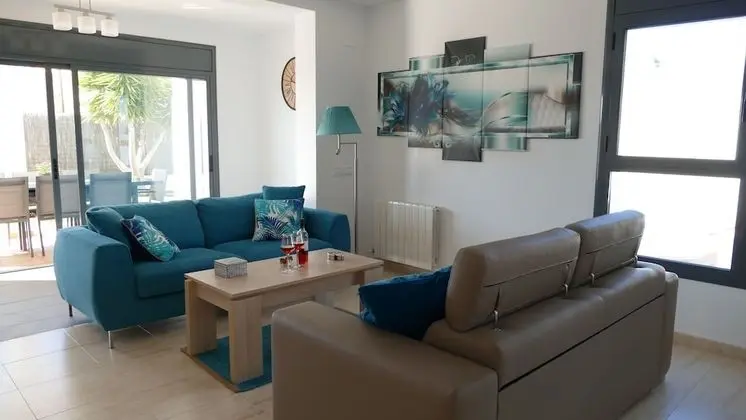 Family Ev, 4 Yatak Odası, Kişiye Özel Havuzlu, Deniz Manzaralı