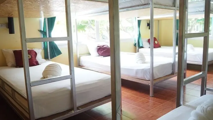 Bed in 12 Bed Mixed Dormitory room