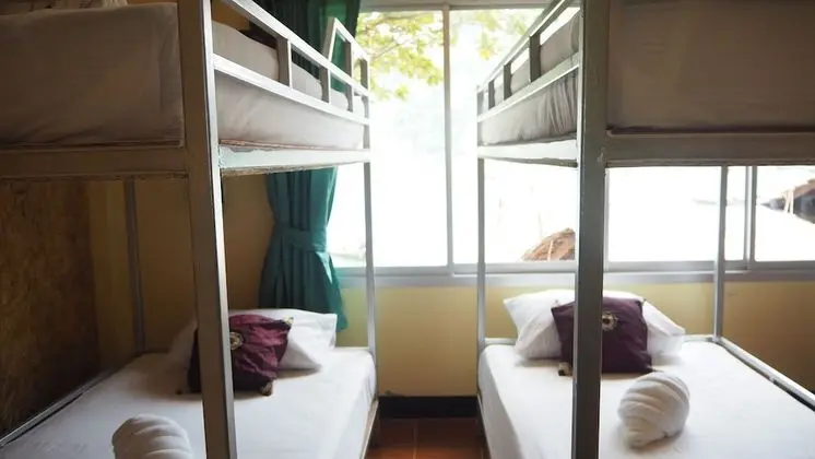 Bed in 6  Bed Female Dormitory room