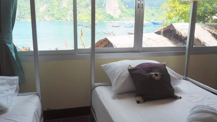 Mixed 6 beds Seaview