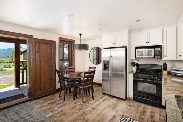 Ev (Chaparral Aspen Ranch Cabin)