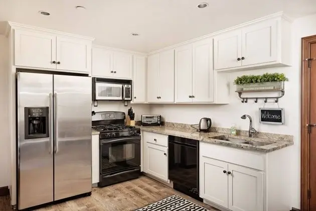 Ev (Chaparral Aspen Ranch Cabin)