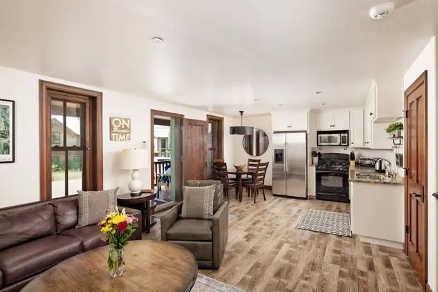 Ev (Chaparral Aspen Ranch Cabin)