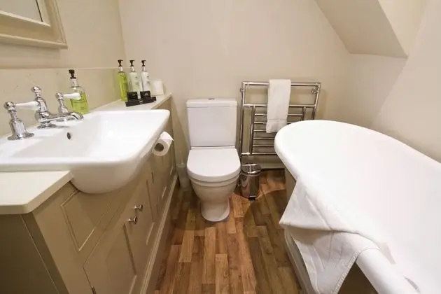 Premium Tek Büyük Yataklı Oda, Banyolu/Duşlu
