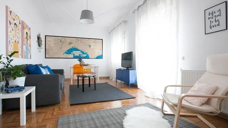 Apart Daire, Deniz Manzaralı (Chapter I)