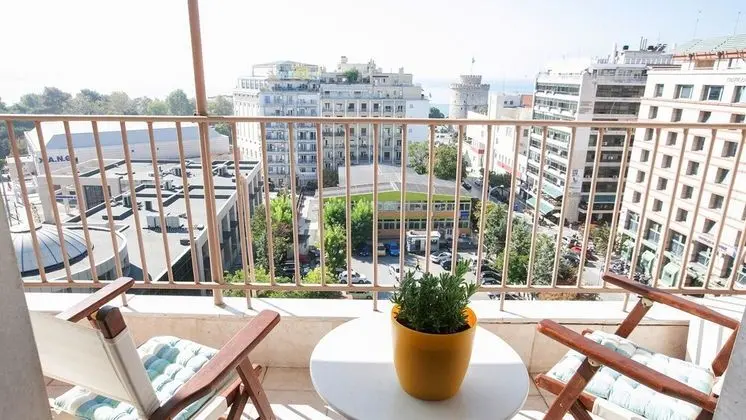 Apart Daire, Deniz Manzaralı (Chapter I)