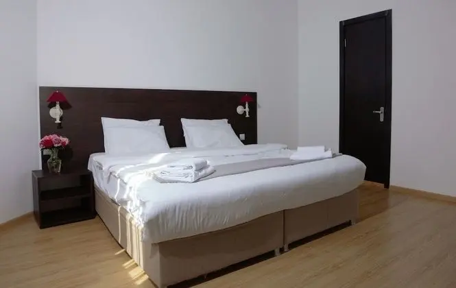 Grand Tek Büyük Yataklı Oda