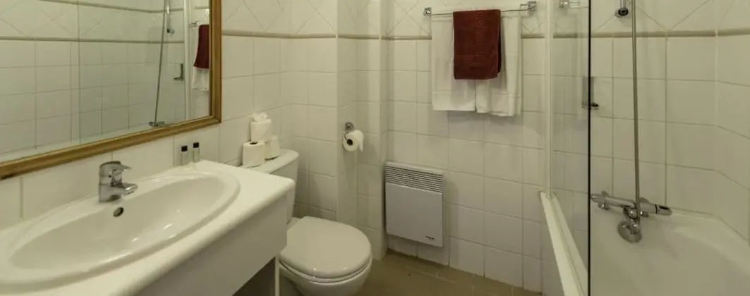 Tek Büyük veya İki Ayrı Yataklı Oda, Balkon