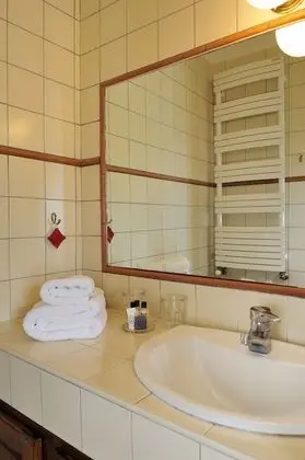 Standard Büyük Yataklı Tek Kişilik Oda (Small)