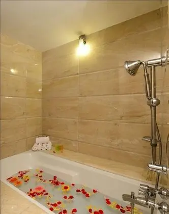 Platinum Suite