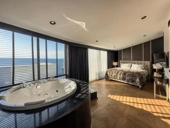 Diamond Suite