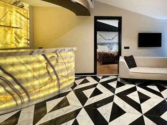 Diamond Suite