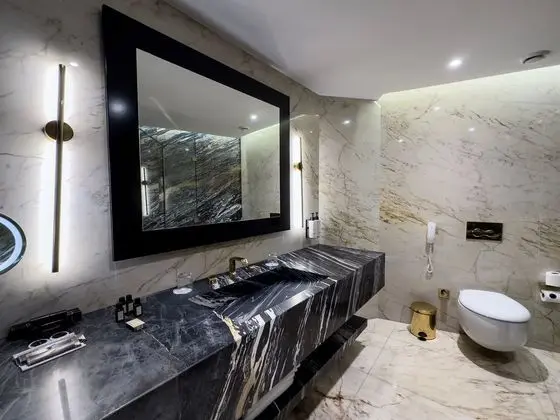 Diamond Suite