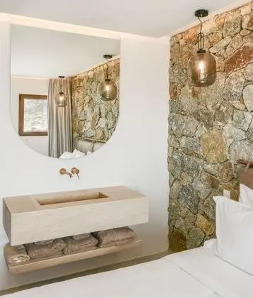 Deluxe Suite with sea view and private plunge pool