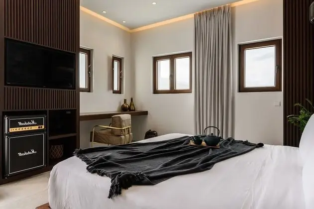 Superior Double room with Luxury Bath, Balcony and Sea View