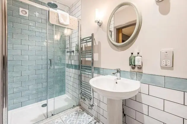 Superior Tek Büyük veya İki Ayrı Yataklı Oda