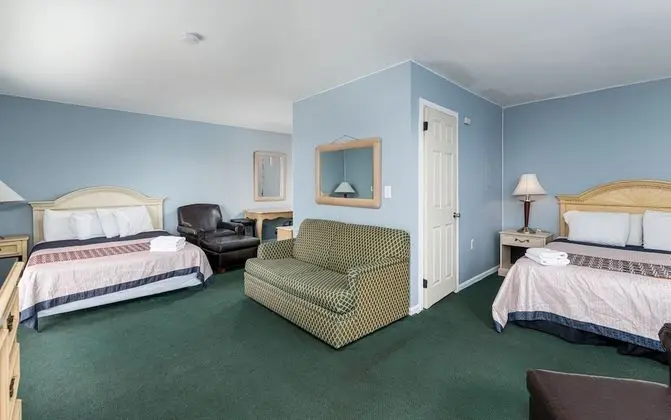 Deluxe Room, 2 Queen Beds, Balcony