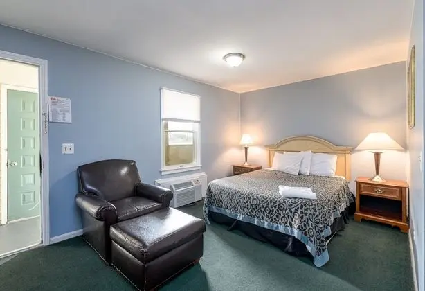 Standard Room, 1 Queen Non Smoking