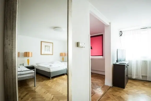 4-Bed Suite with Private Bathroom