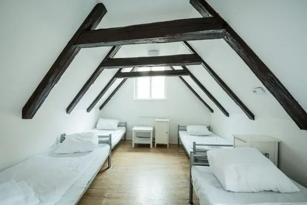 4-Bed Suite with Private Bathroom