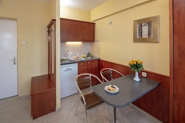 Deluxe Studio Triple