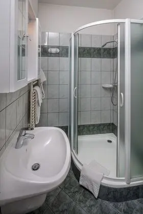 Deluxe Studio Triple