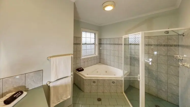 Executive Oda, Sigara İçilmez, Sıcak Su Küveti (Executive Spa Suite)