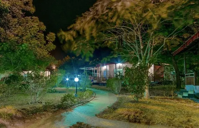 Luxury Tek Büyük Yataklı Oda, 2 Tek Kişilik Yatak, Bahçe Manzaralı