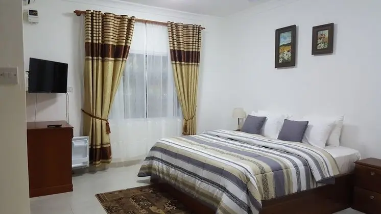 Luxury Tek Büyük Yataklı Oda, Balkon, Kısmi Deniz Manzaralı